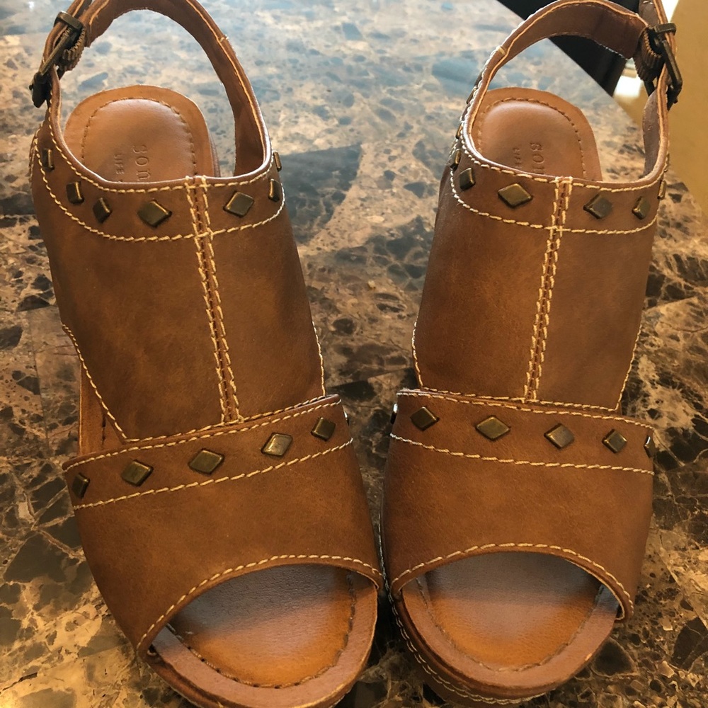 Sonoma tan cork wedge shoes size 6
